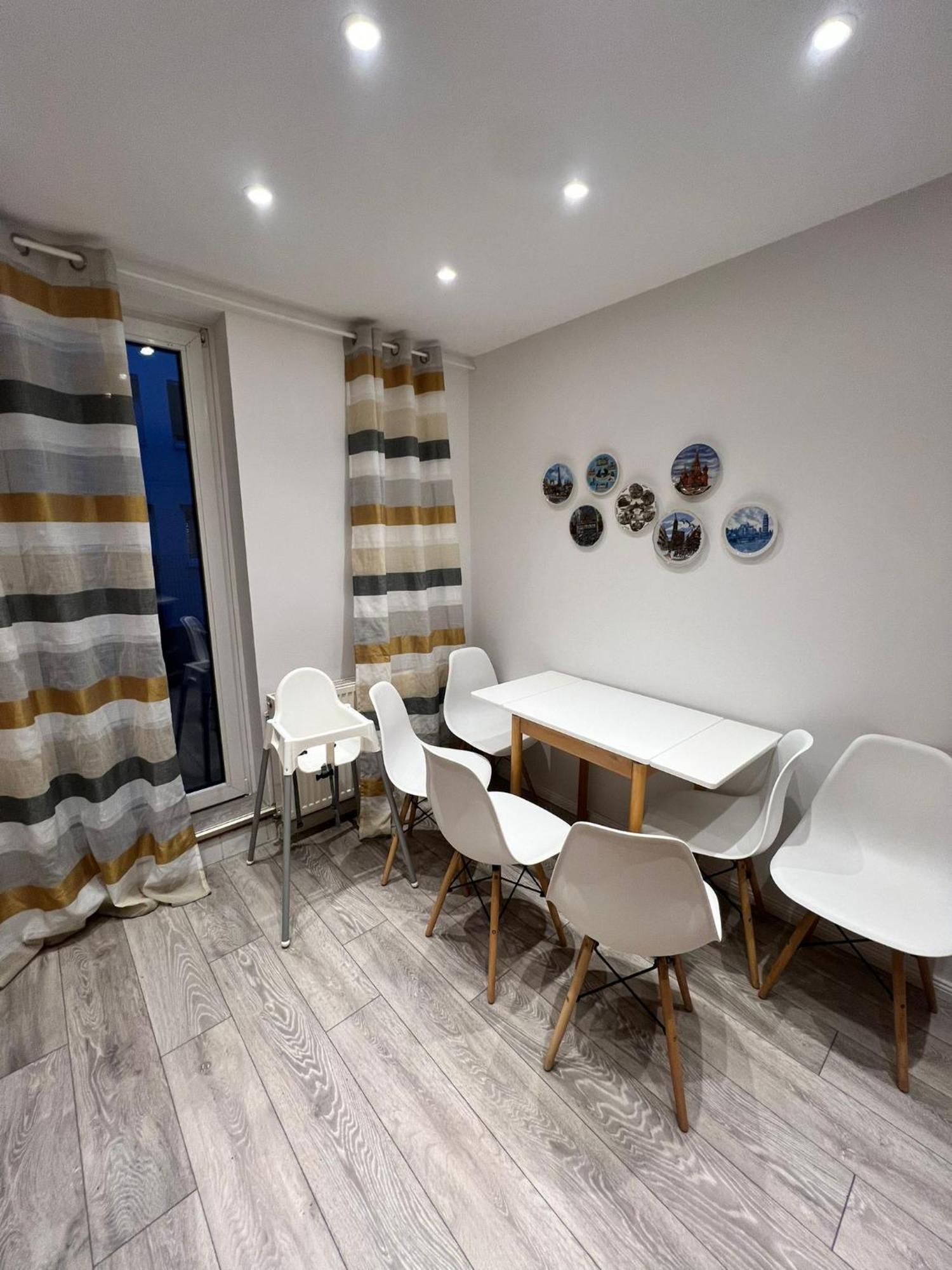 3 Friedrich Ebert Strasse *